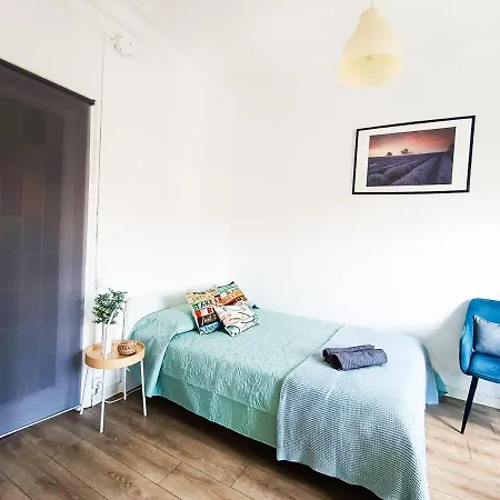 By Paseo De Gracia Hostel