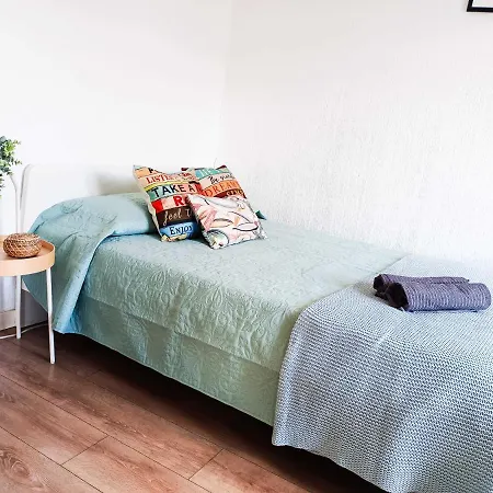 By Paseo De Gracia Hostel *