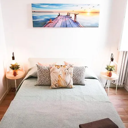 By Paseo De Gracia Hostel *